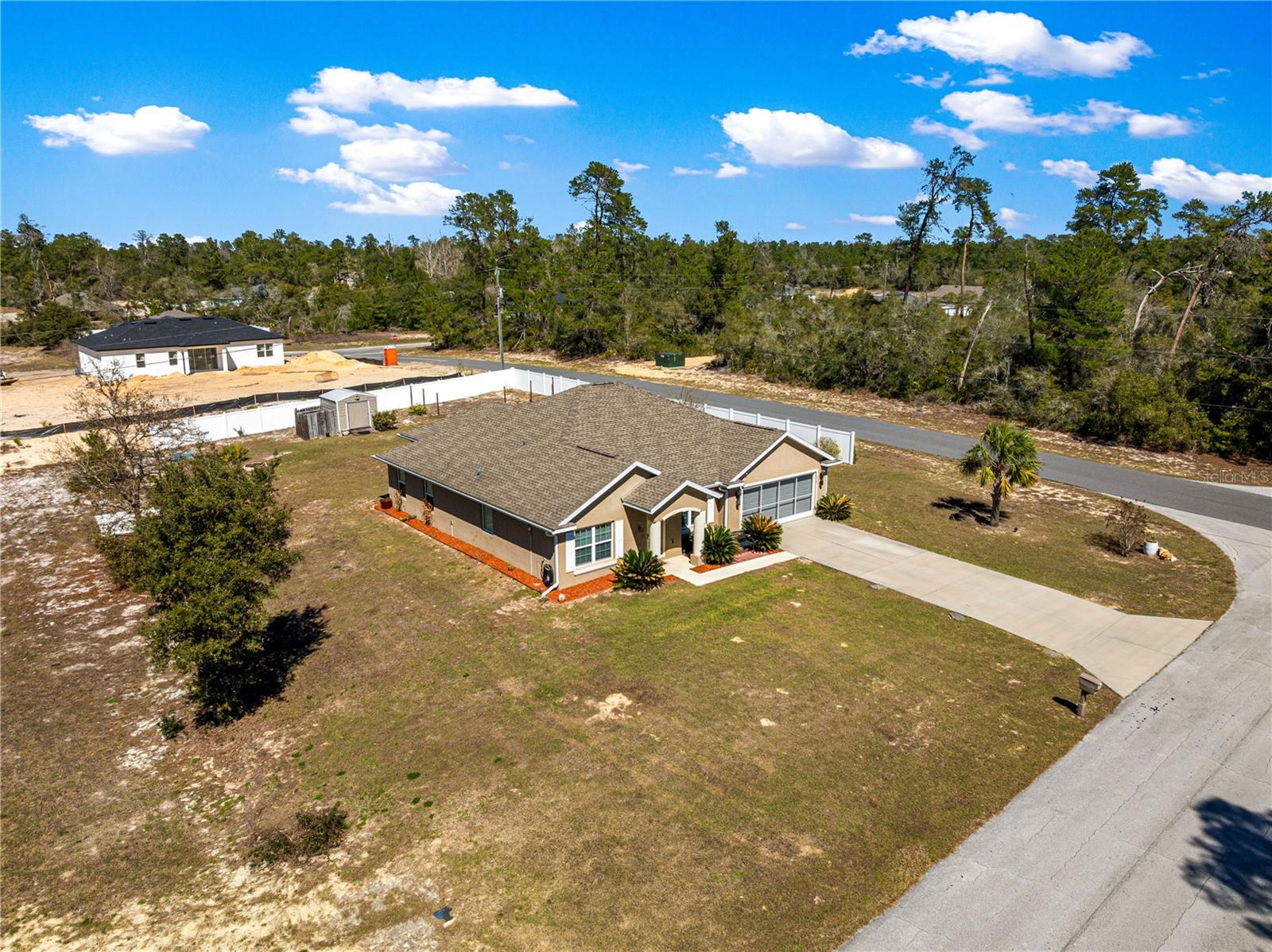 Image 5 of 44 For 2545 175th Loop