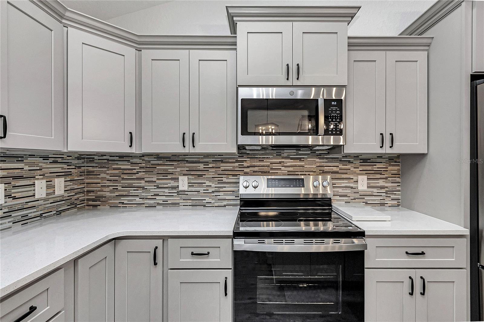 Listing photo id 14 for 18471 66 Loop