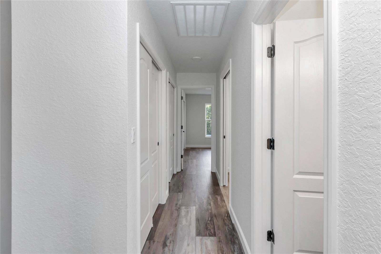 Listing photo id 25 for 18471 66 Loop