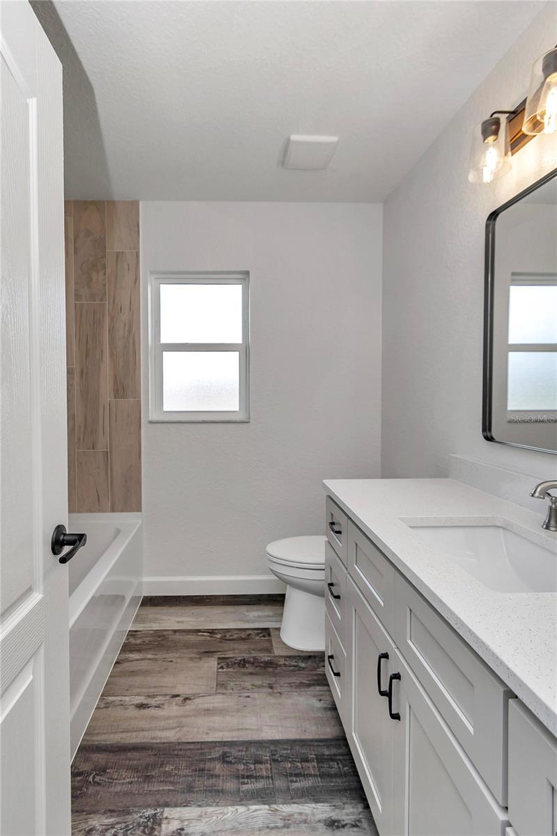 Listing photo id 27 for 18471 66 Loop