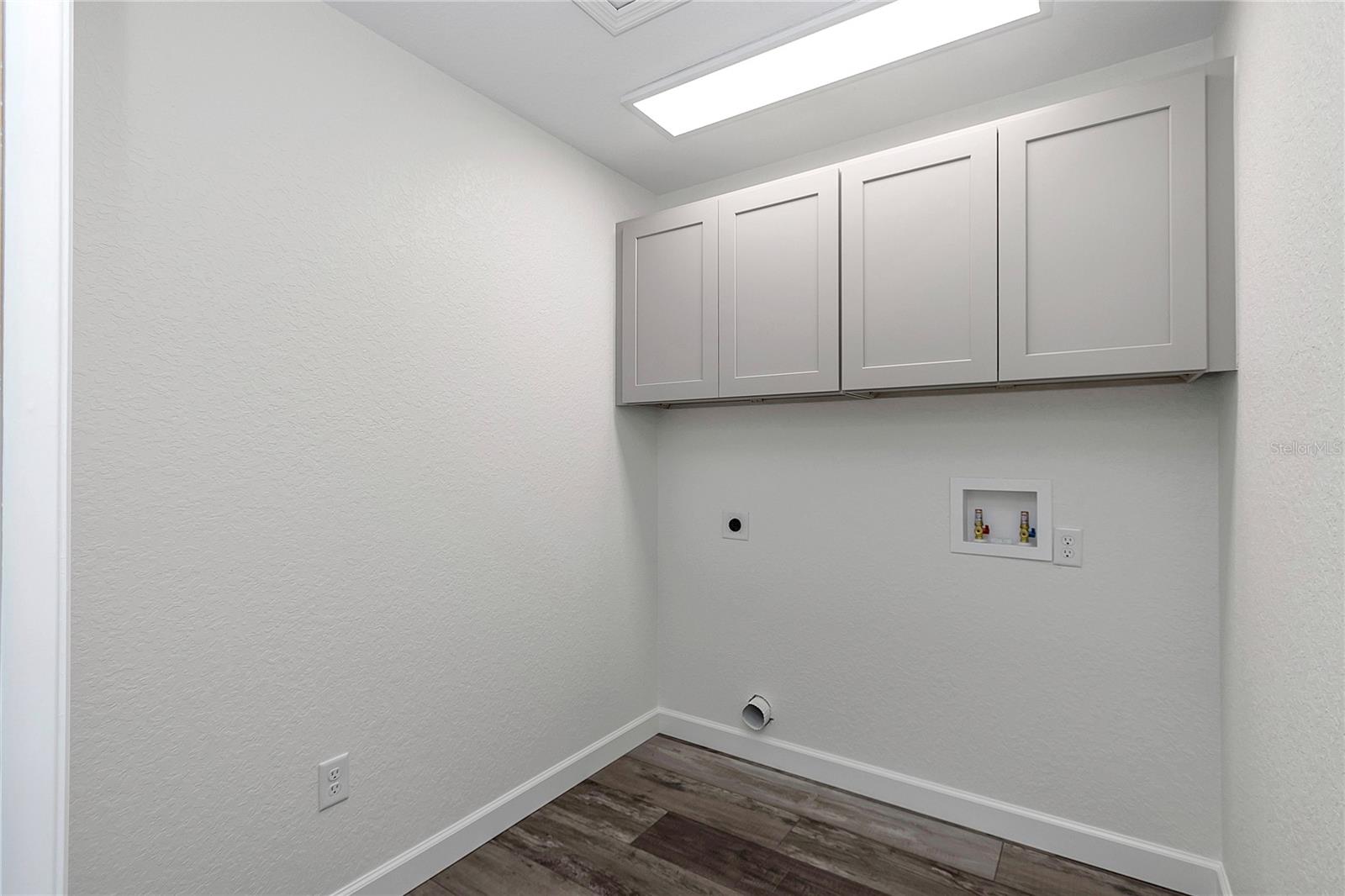 Listing photo id 31 for 18471 66 Loop