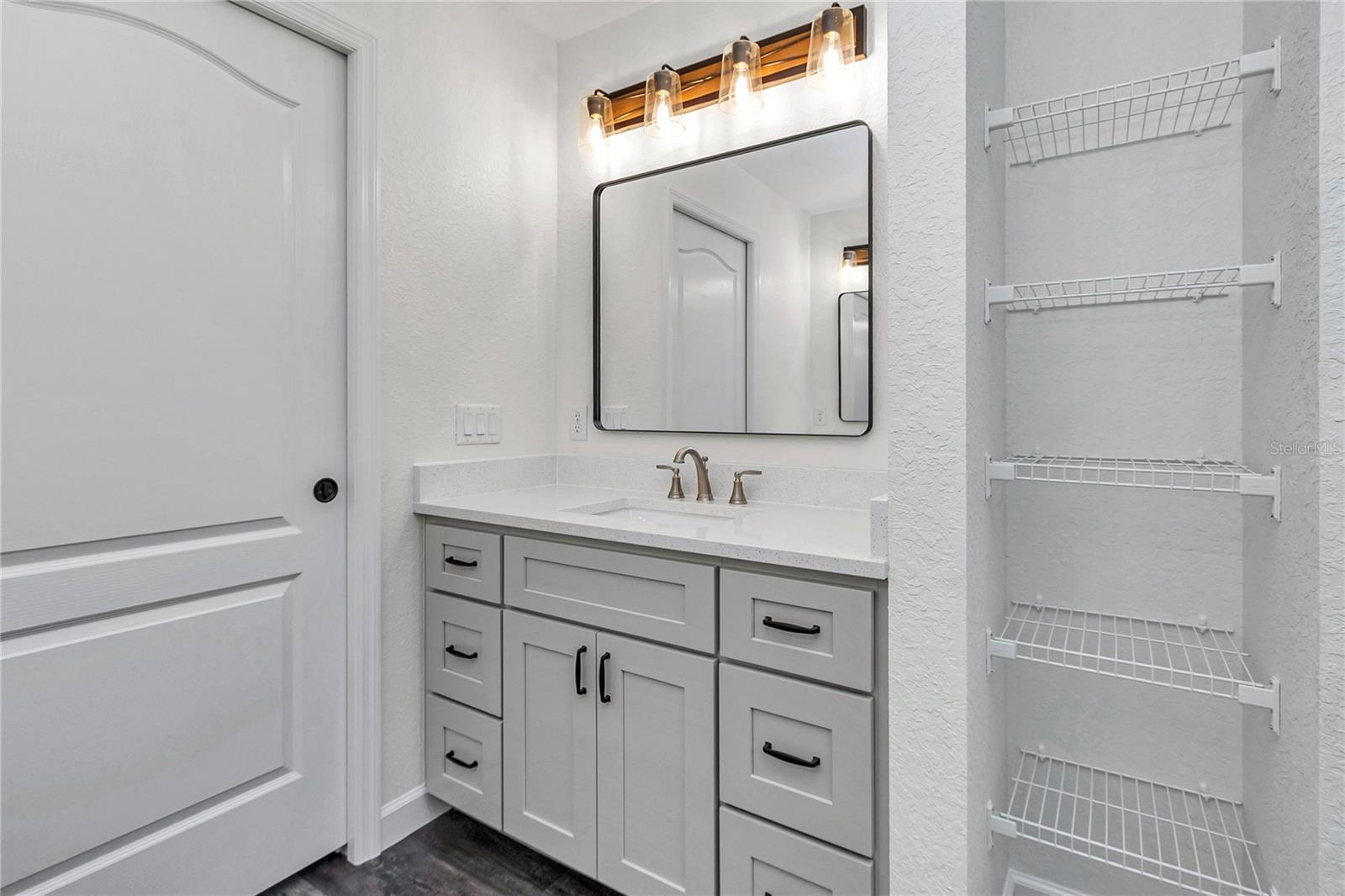 Listing photo id 43 for 18471 66 Loop