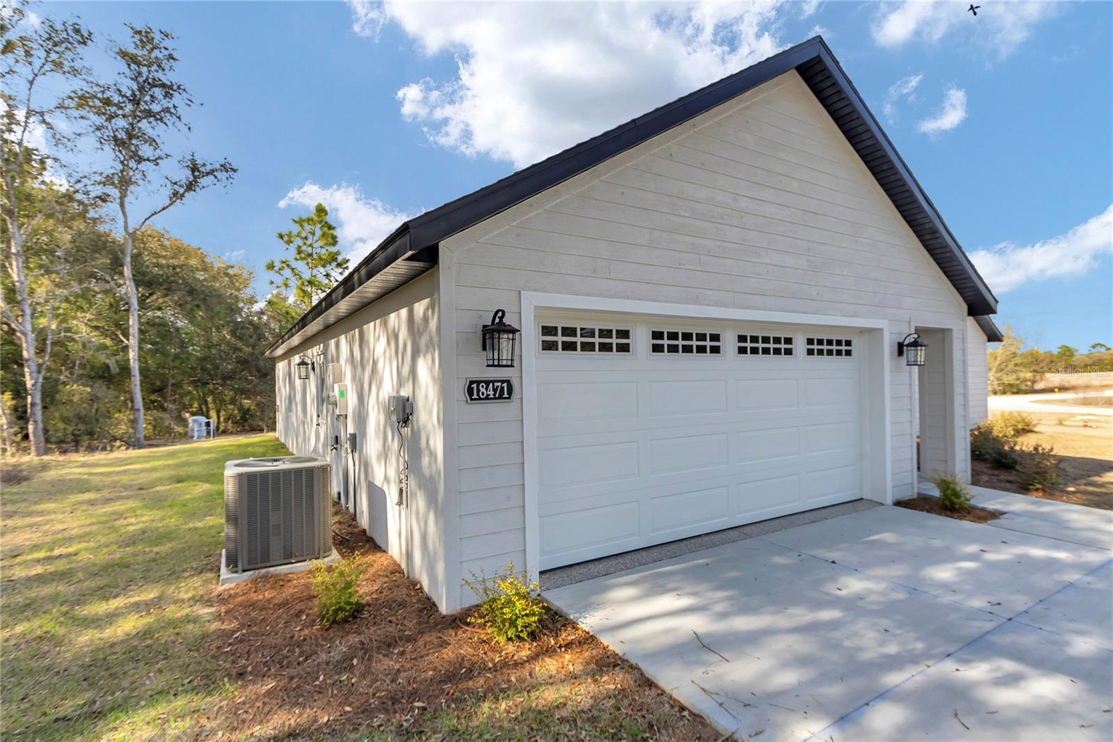 Listing photo id 5 for 18471 66 Loop