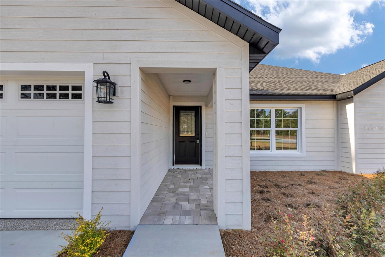 Listing photo id 6 for 18471 66 Loop