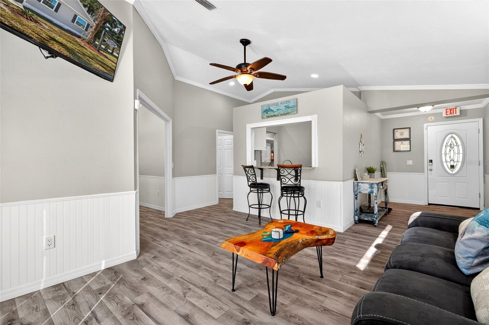 Image 10 of 38 For 110 Crystal Street