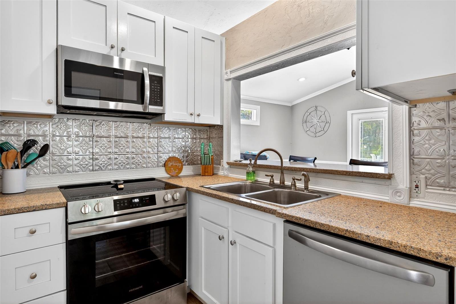 Image 13 of 38 For 110 Crystal Street