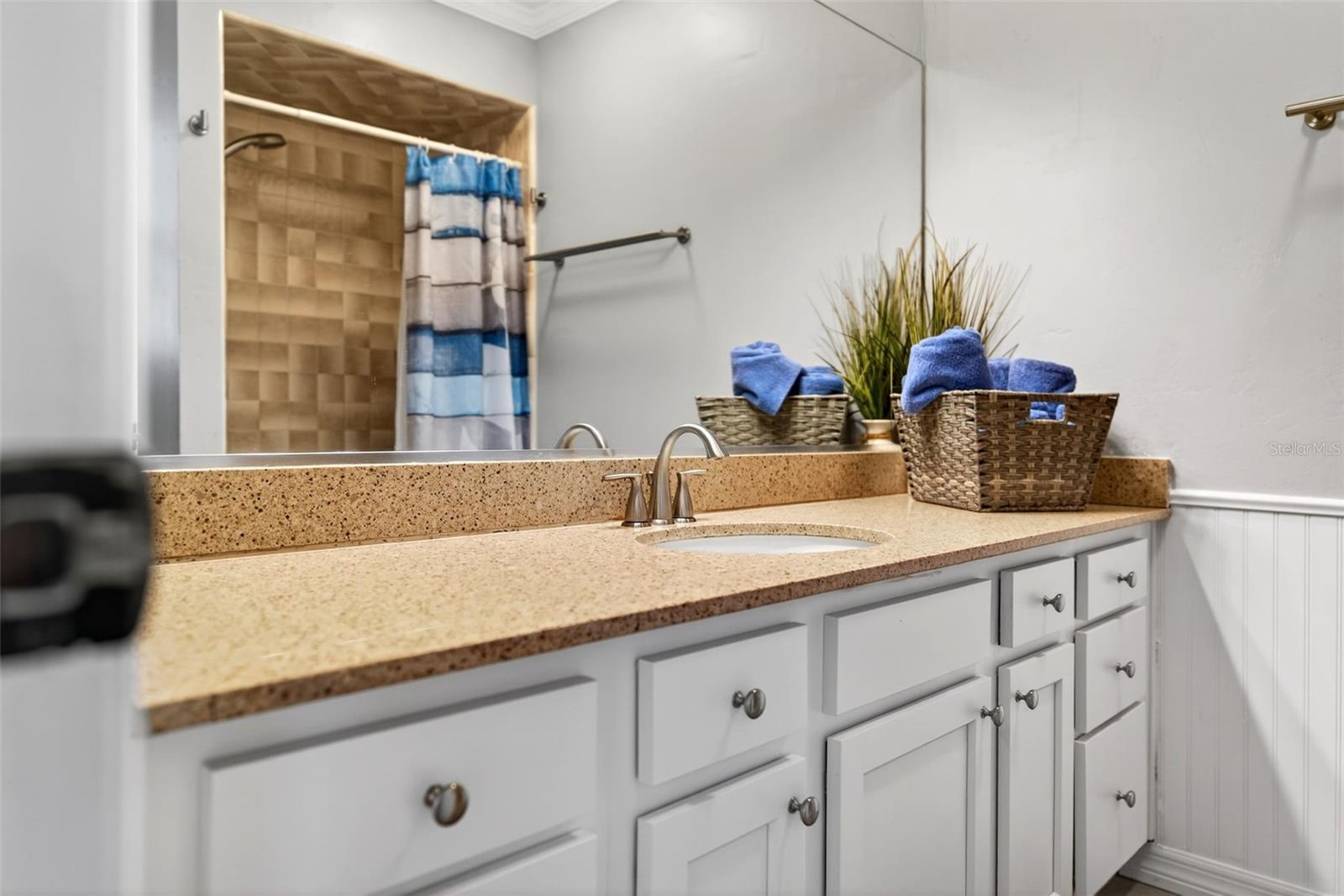 Image 23 of 38 For 110 Crystal Street