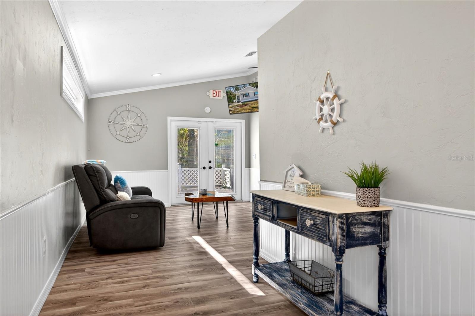 Image 7 of 38 For 110 Crystal Street