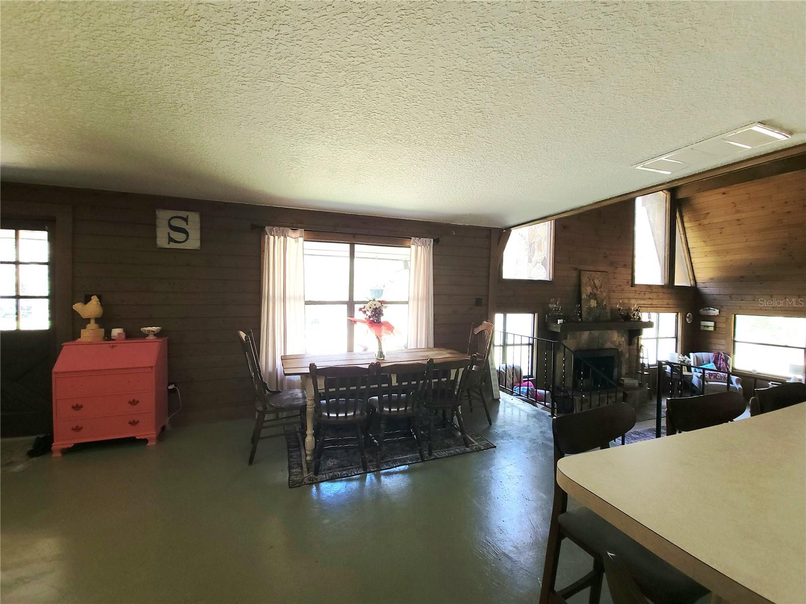 Image 14 of 39 For 1600 42nd Street