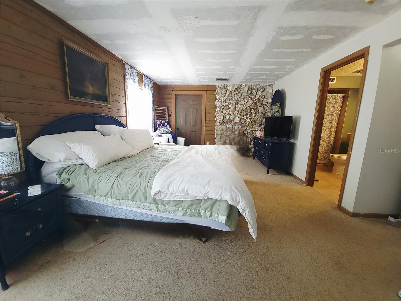 Image 17 of 39 For 1600 42nd Street