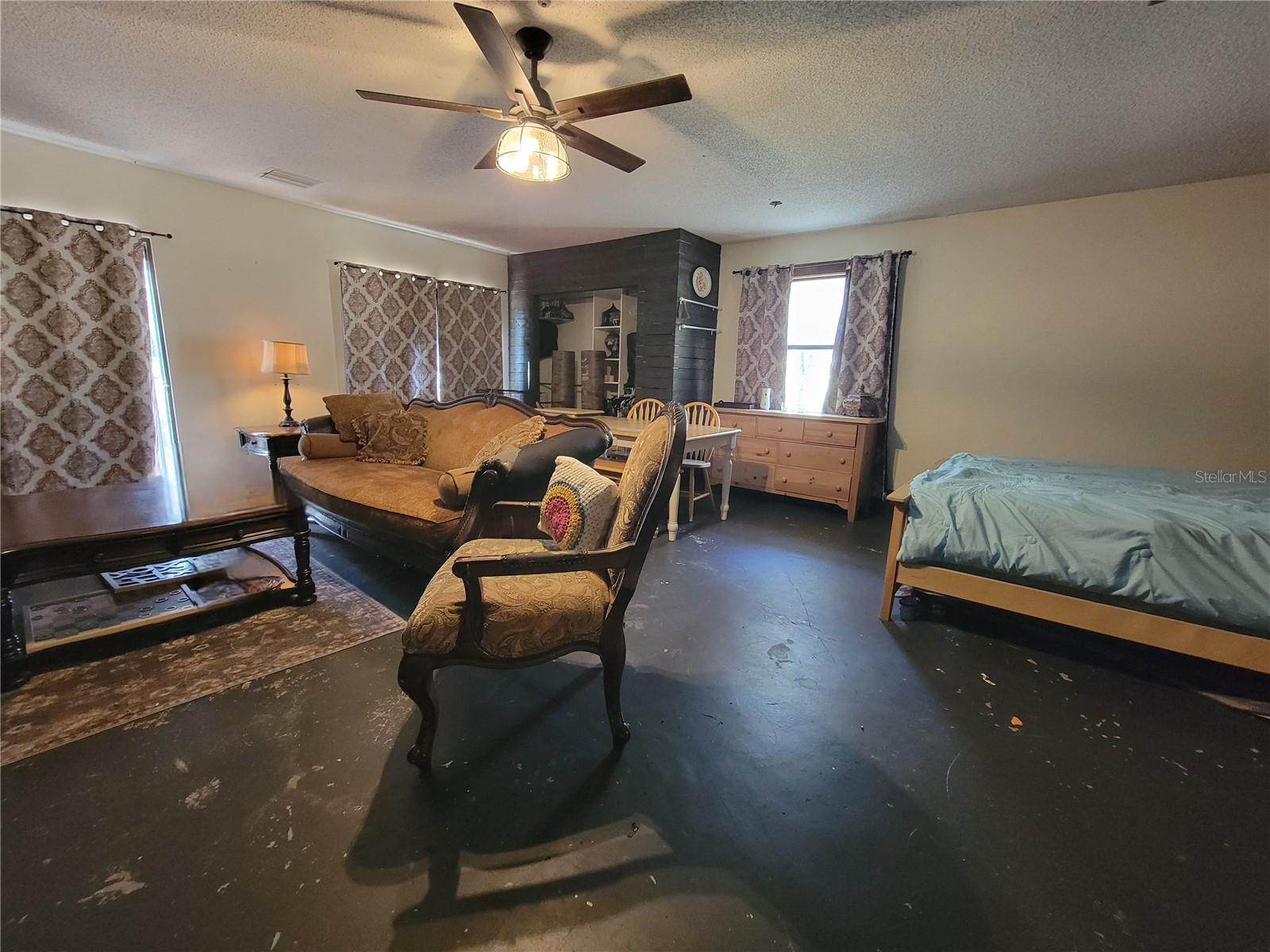 Image 24 of 39 For 1600 42nd Street