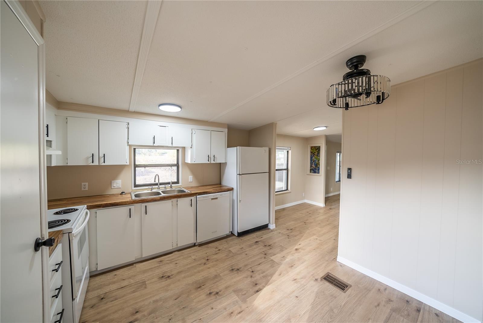 Image 29 of 63 For 105 66th Court