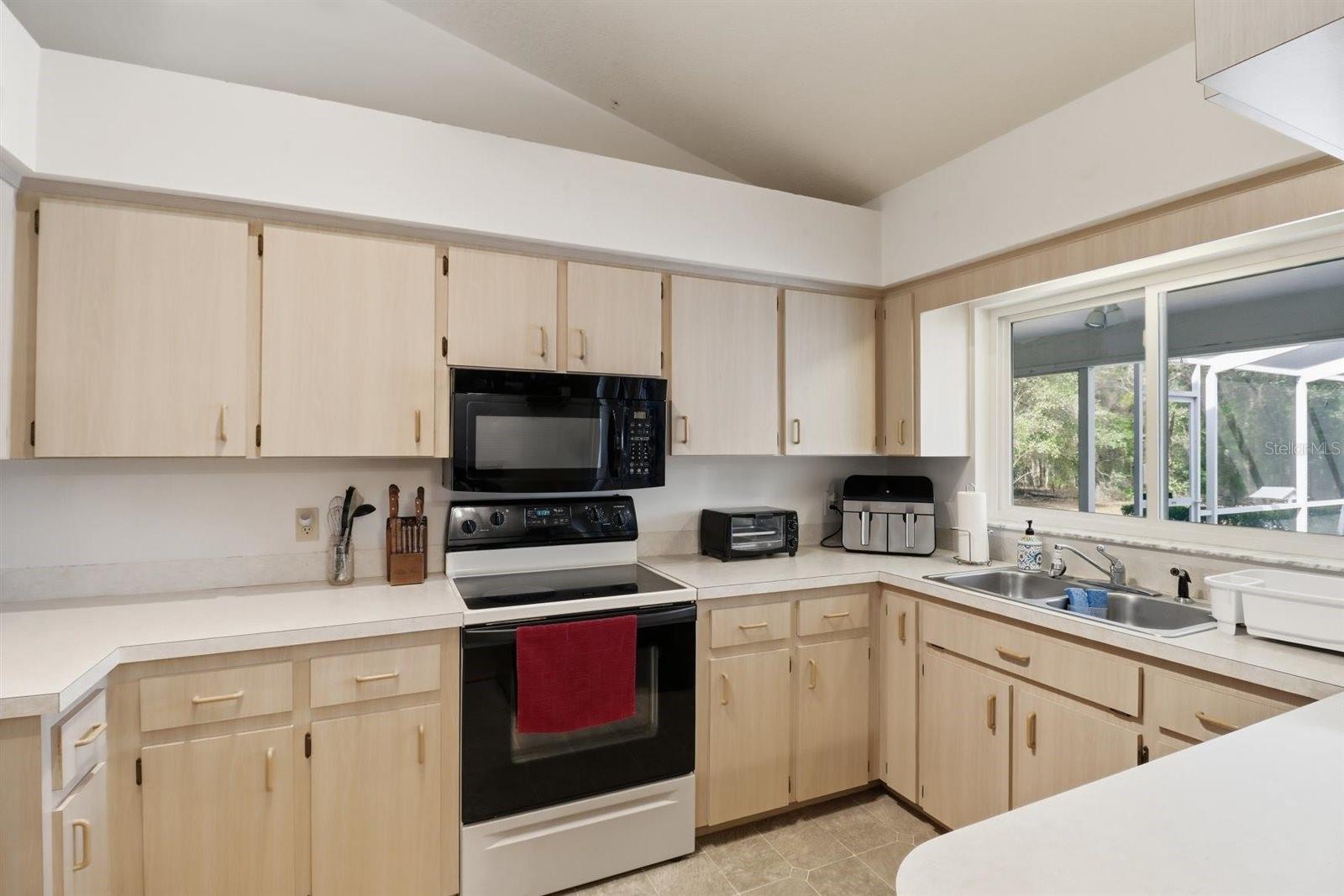 Image 13 of 45 For 1737 Olympia Street