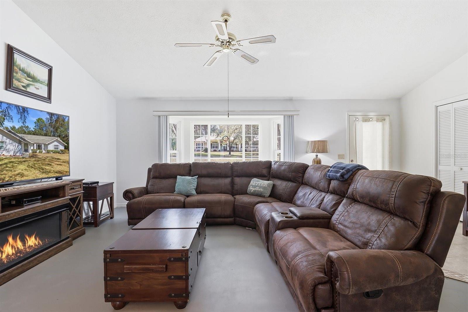 Image 5 of 45 For 1737 Olympia Street