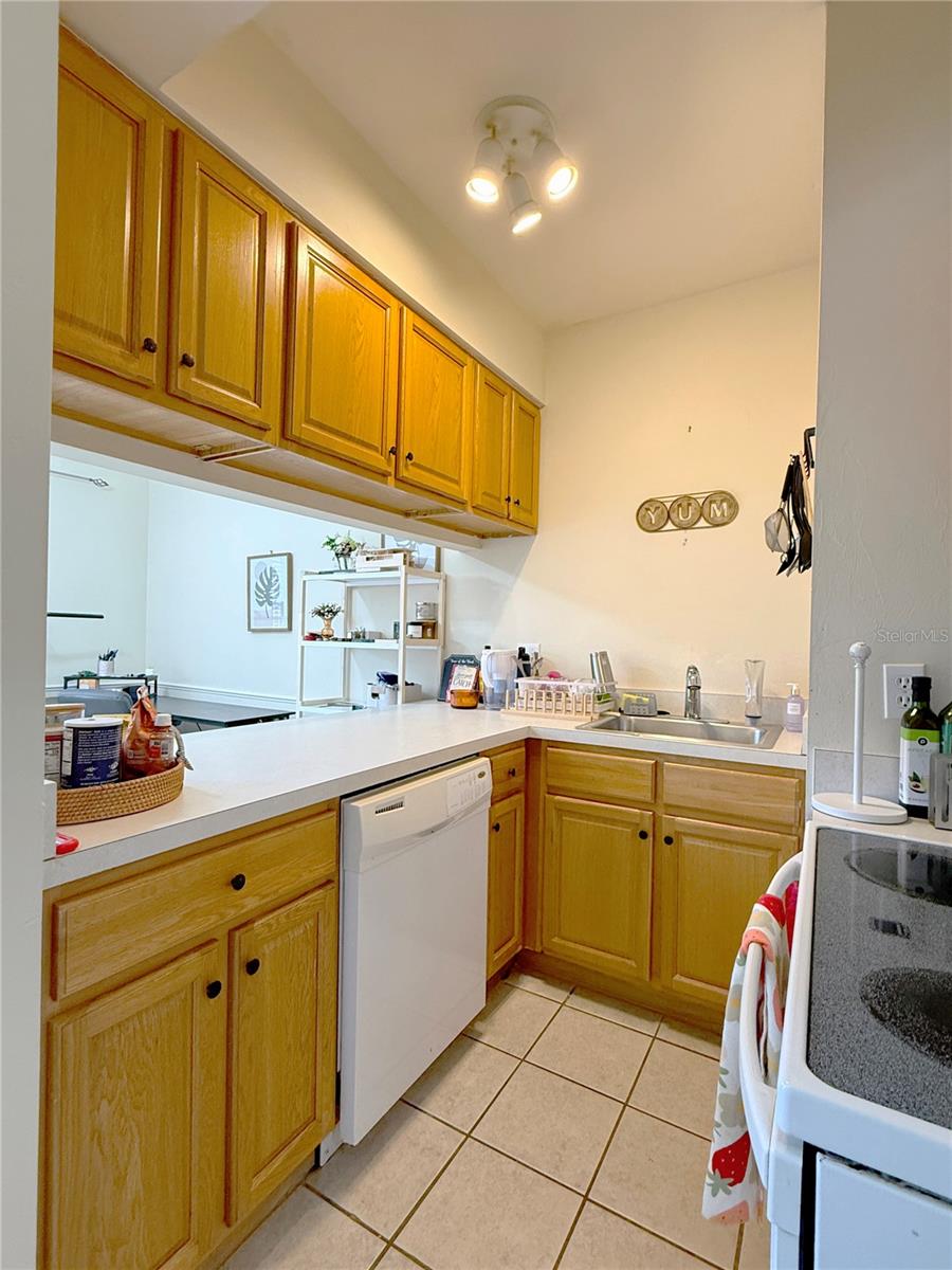 Image 5 of 15 For 1220 1st Avenue 303