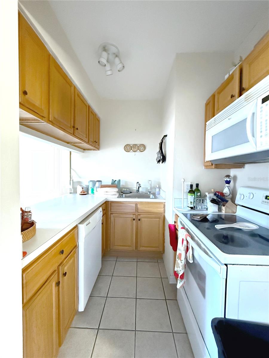 Image 6 of 15 For 1220 1st Avenue 303