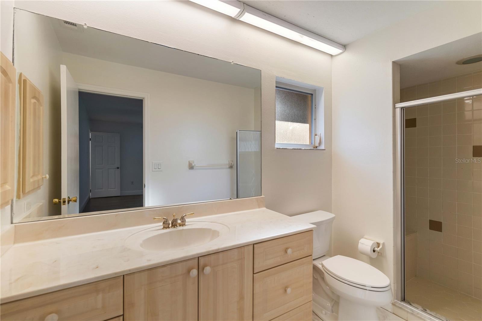 Image 18 of 50 For 22285 Walton Avenue