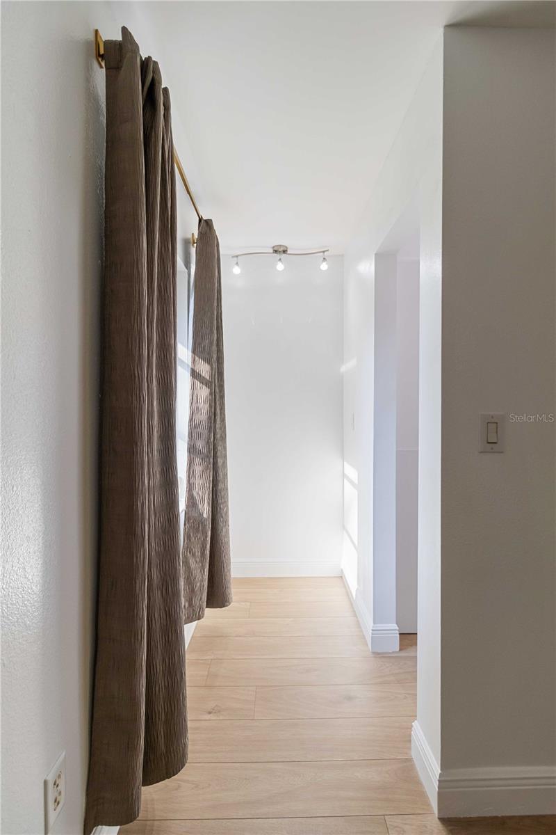 Image 19 of 50 For 22285 Walton Avenue