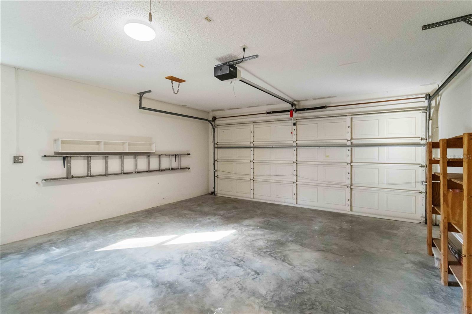 Image 21 of 50 For 22285 Walton Avenue