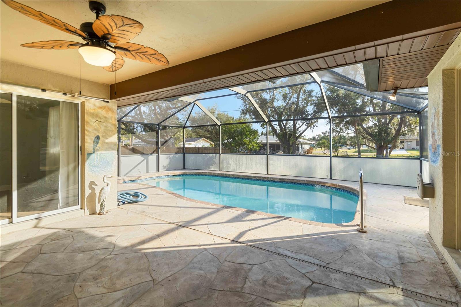 Image 28 of 50 For 22285 Walton Avenue