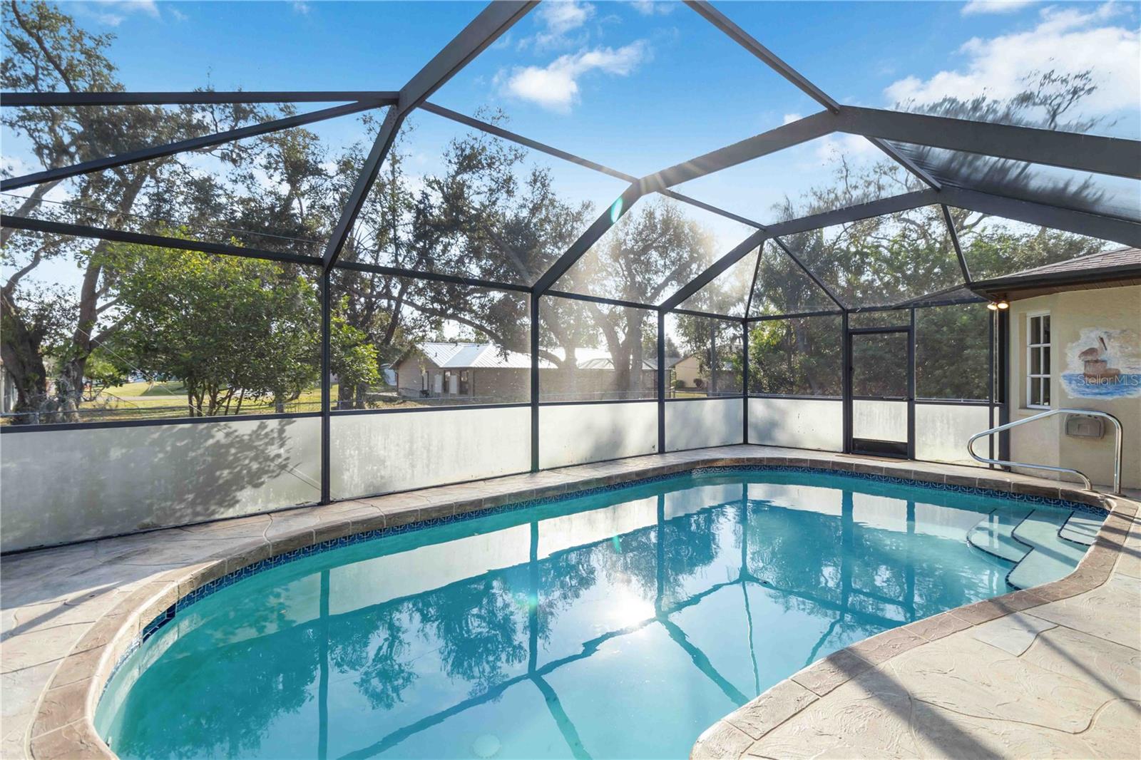 Image 30 of 50 For 22285 Walton Avenue