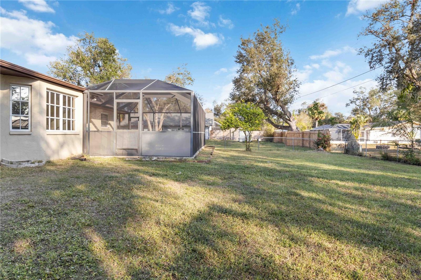 Image 34 of 50 For 22285 Walton Avenue