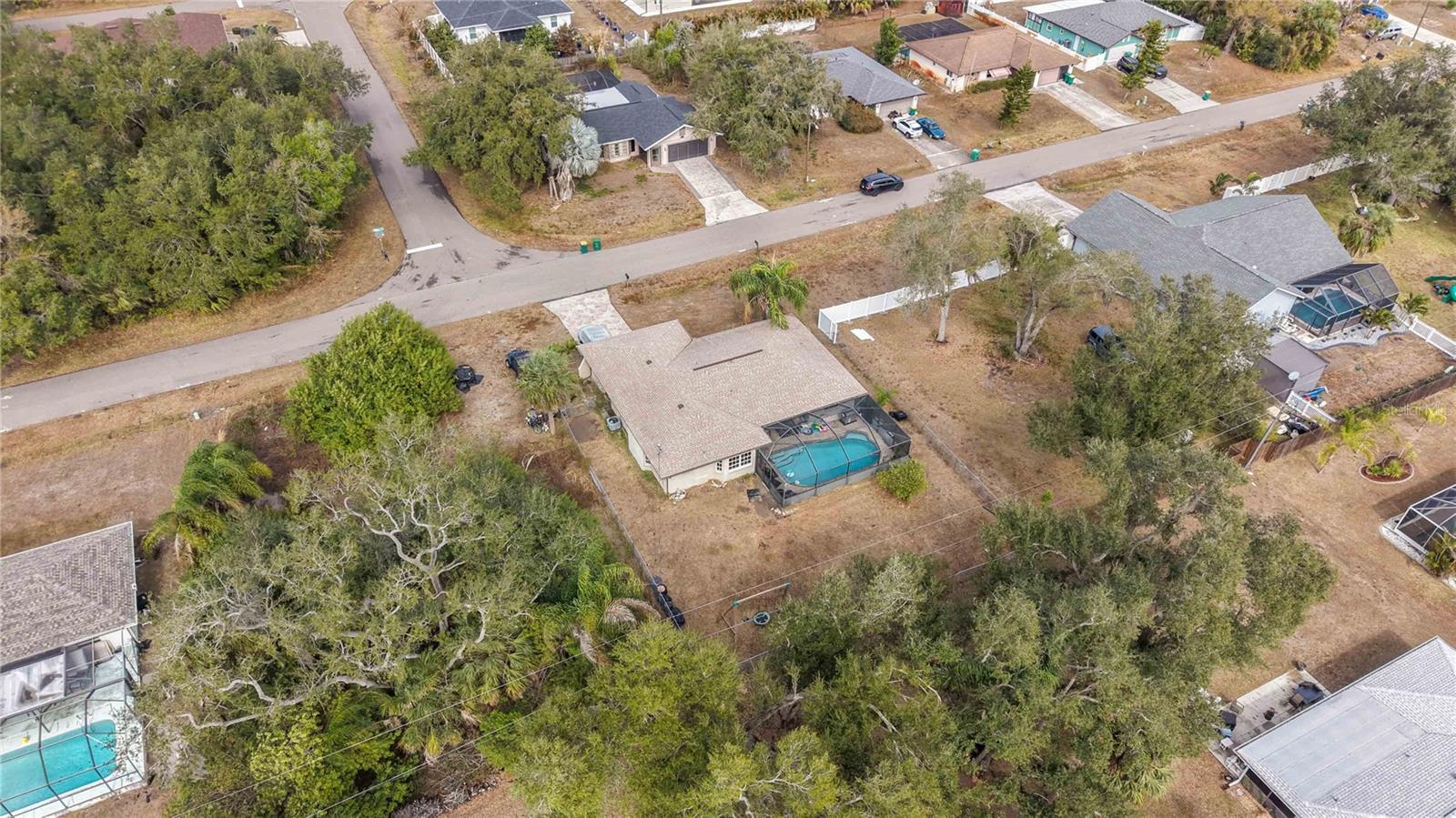 Image 47 of 50 For 22285 Walton Avenue