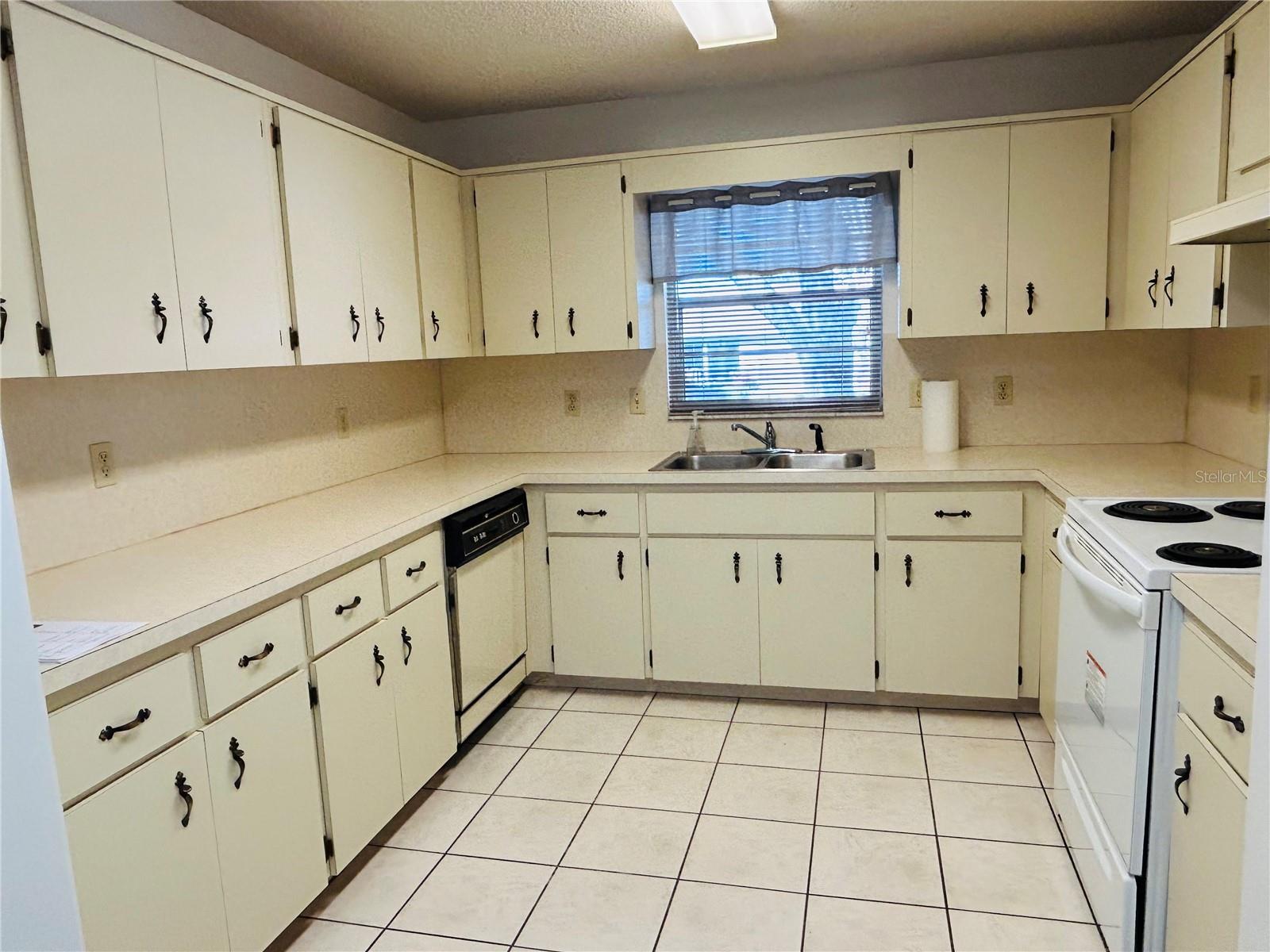 Image 11 of 45 For 8530 90th Street B