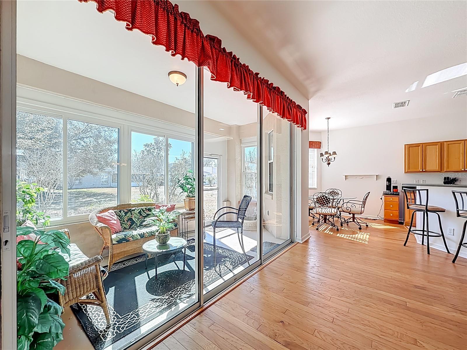 Image 17 of 49 For 9746 89th Loop