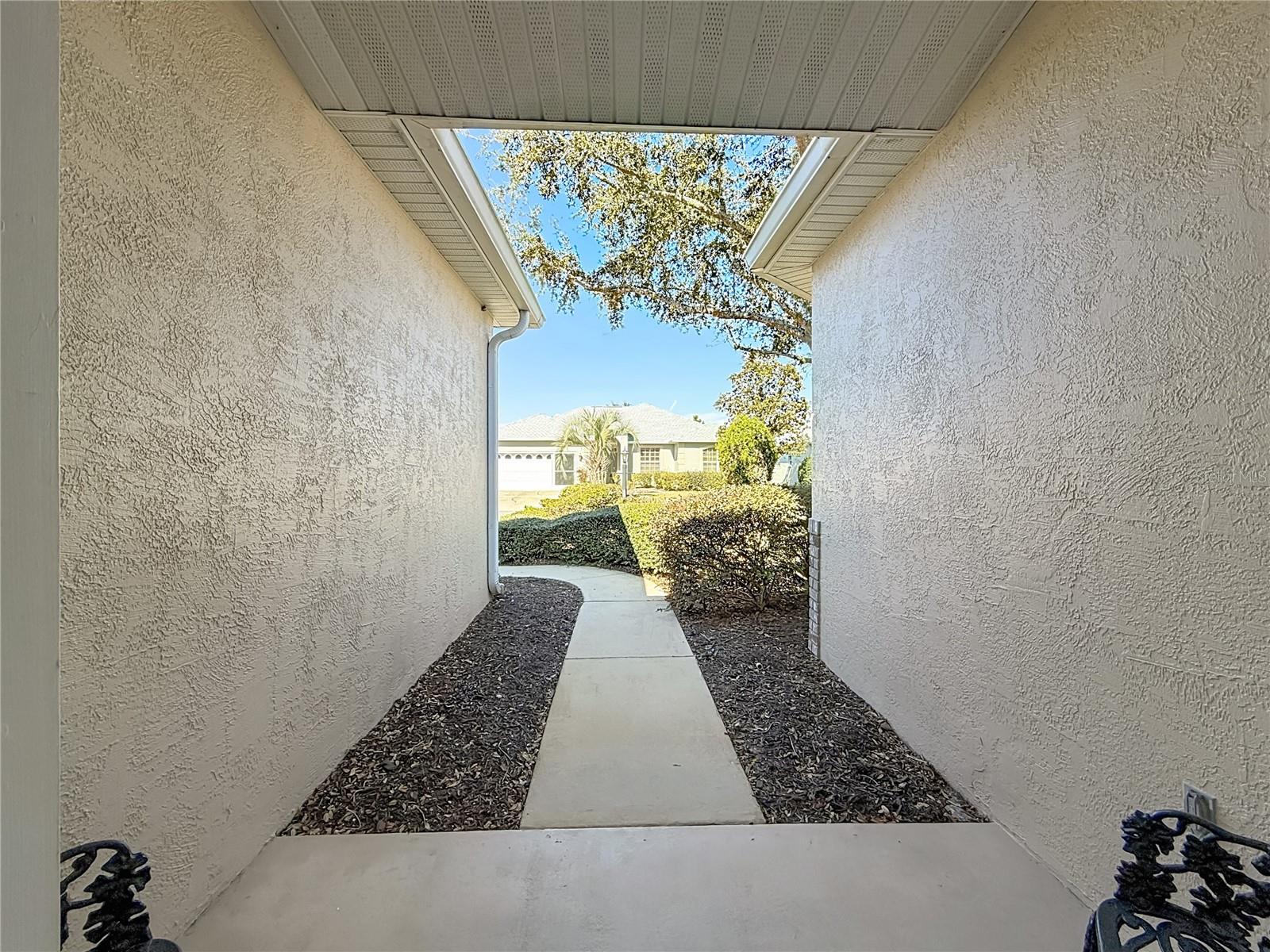 Image 3 of 49 For 9746 89th Loop