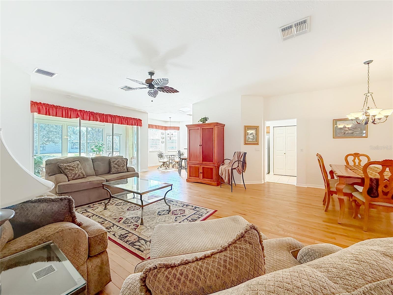 Image 9 of 49 For 9746 89th Loop