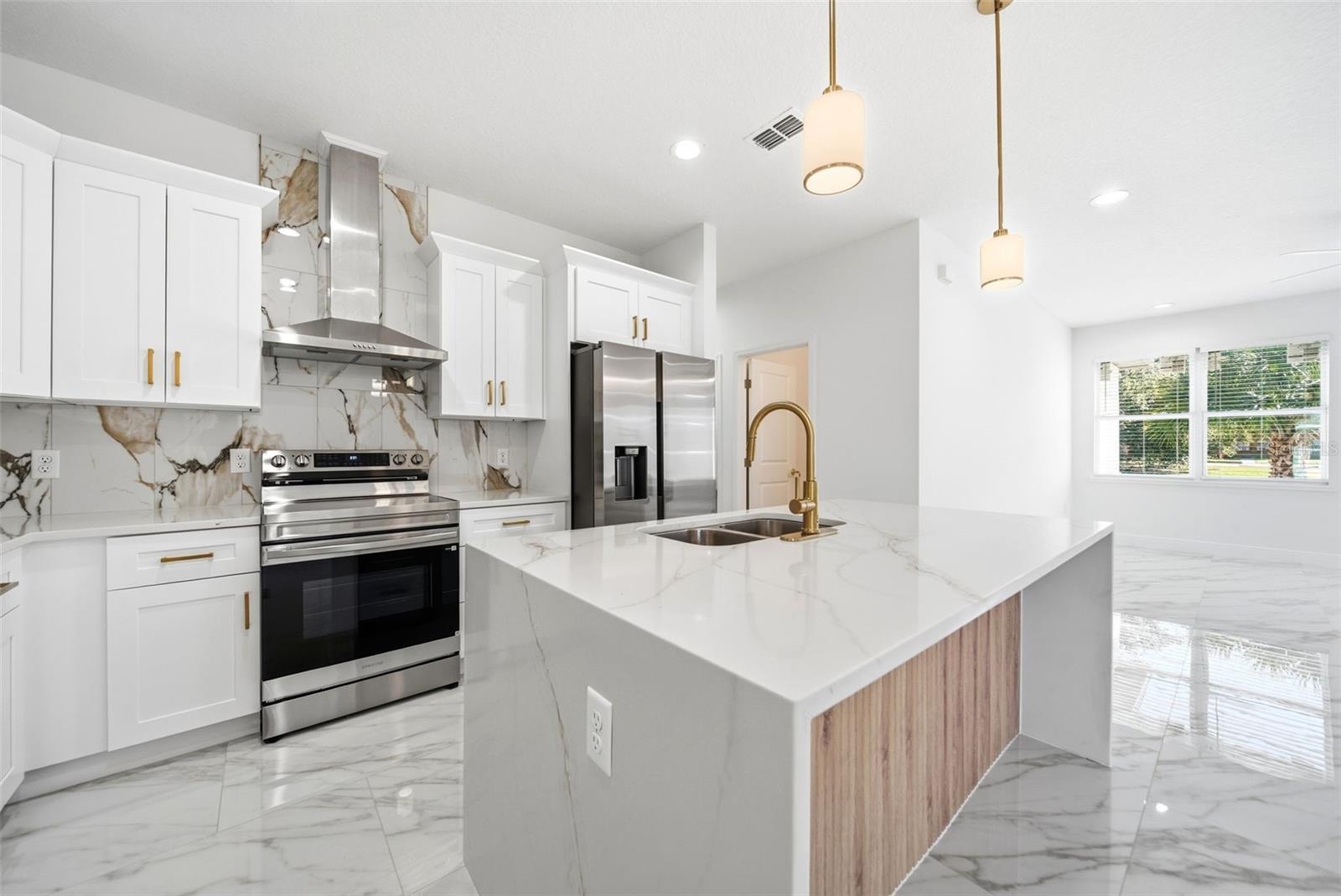 Image 15 of 45 For 1002 Williams Street