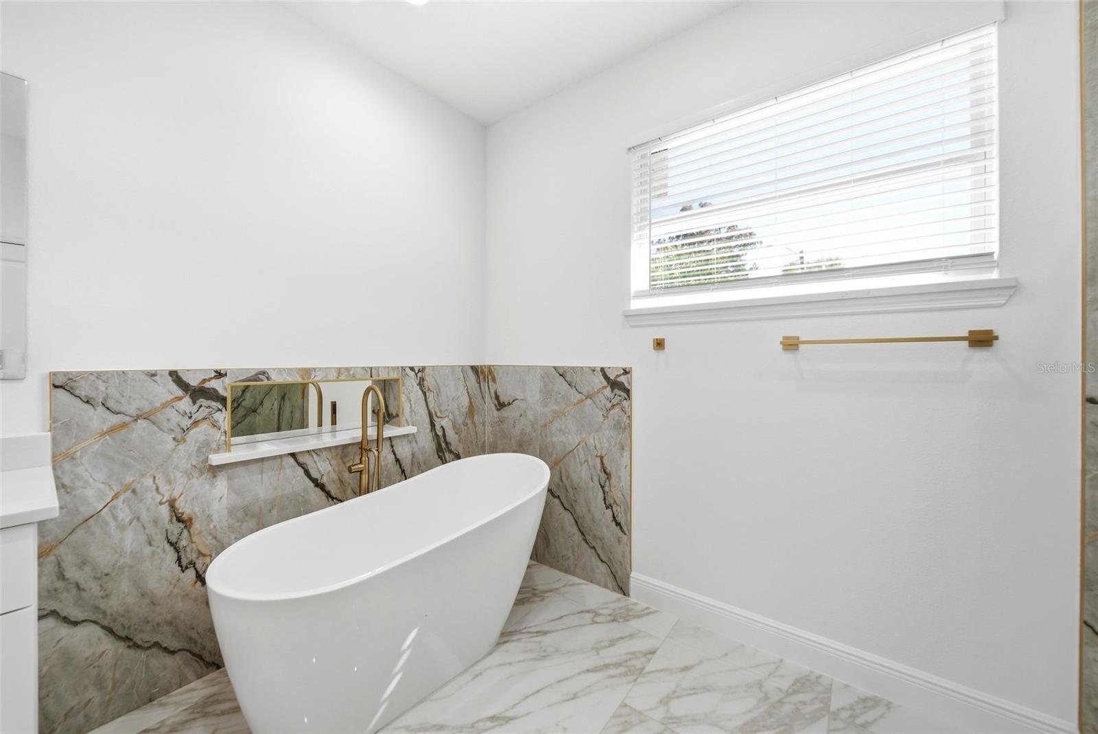 Image 24 of 45 For 1002 Williams Street