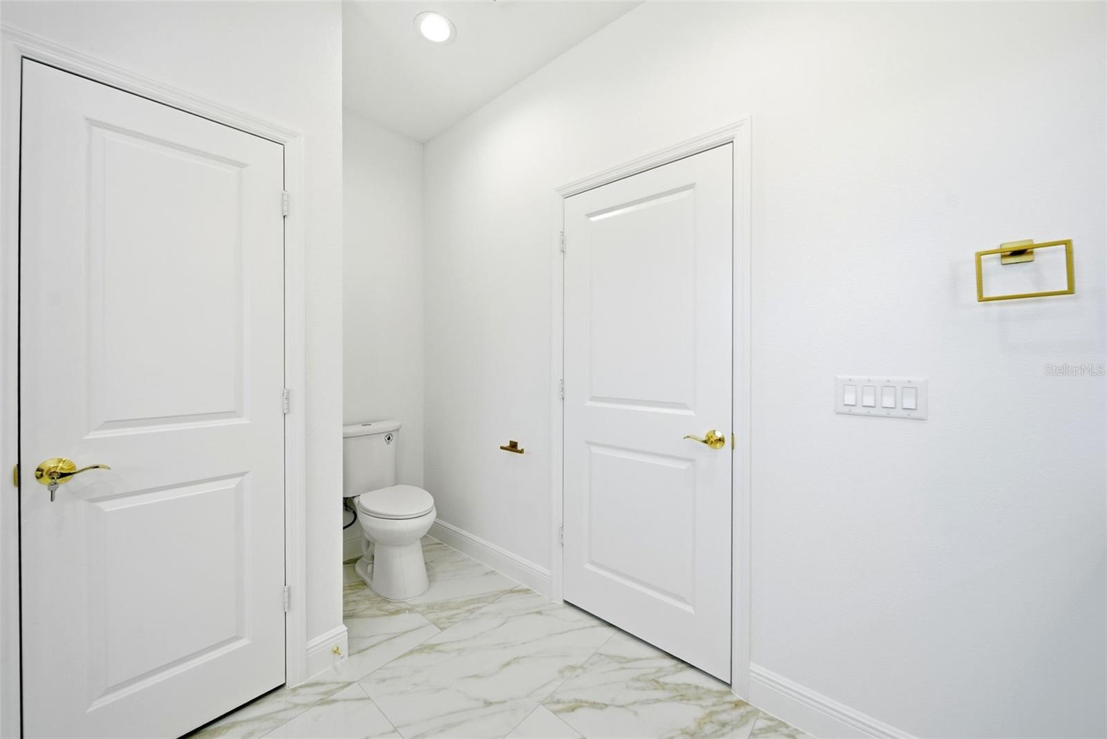 Image 27 of 45 For 1002 Williams Street