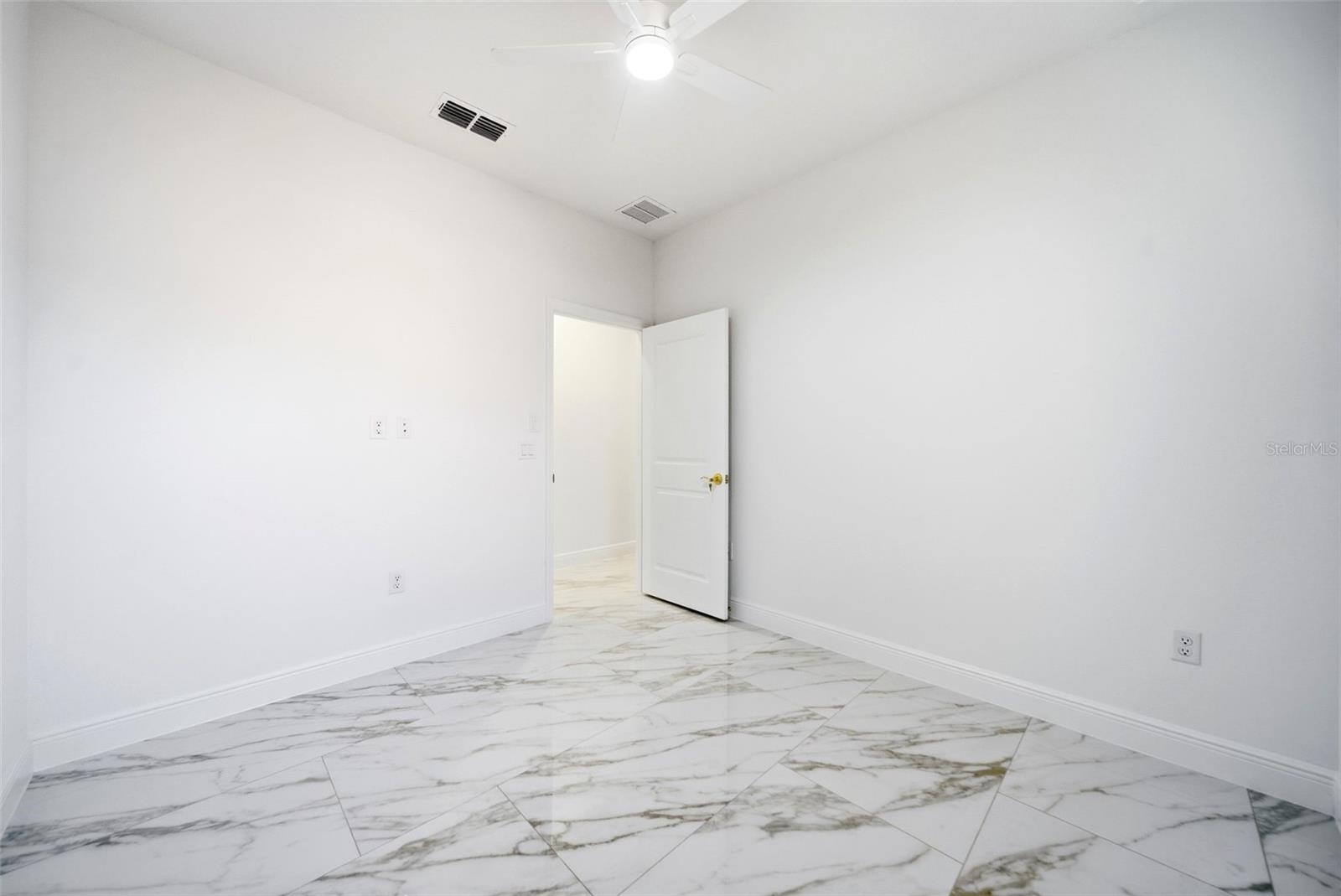 Image 36 of 45 For 1002 Williams Street