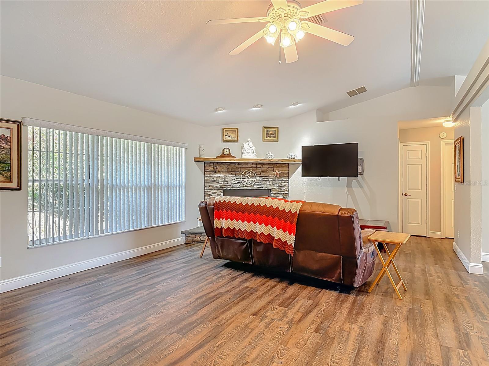 Image 15 of 80 For 15271 24th Street Road