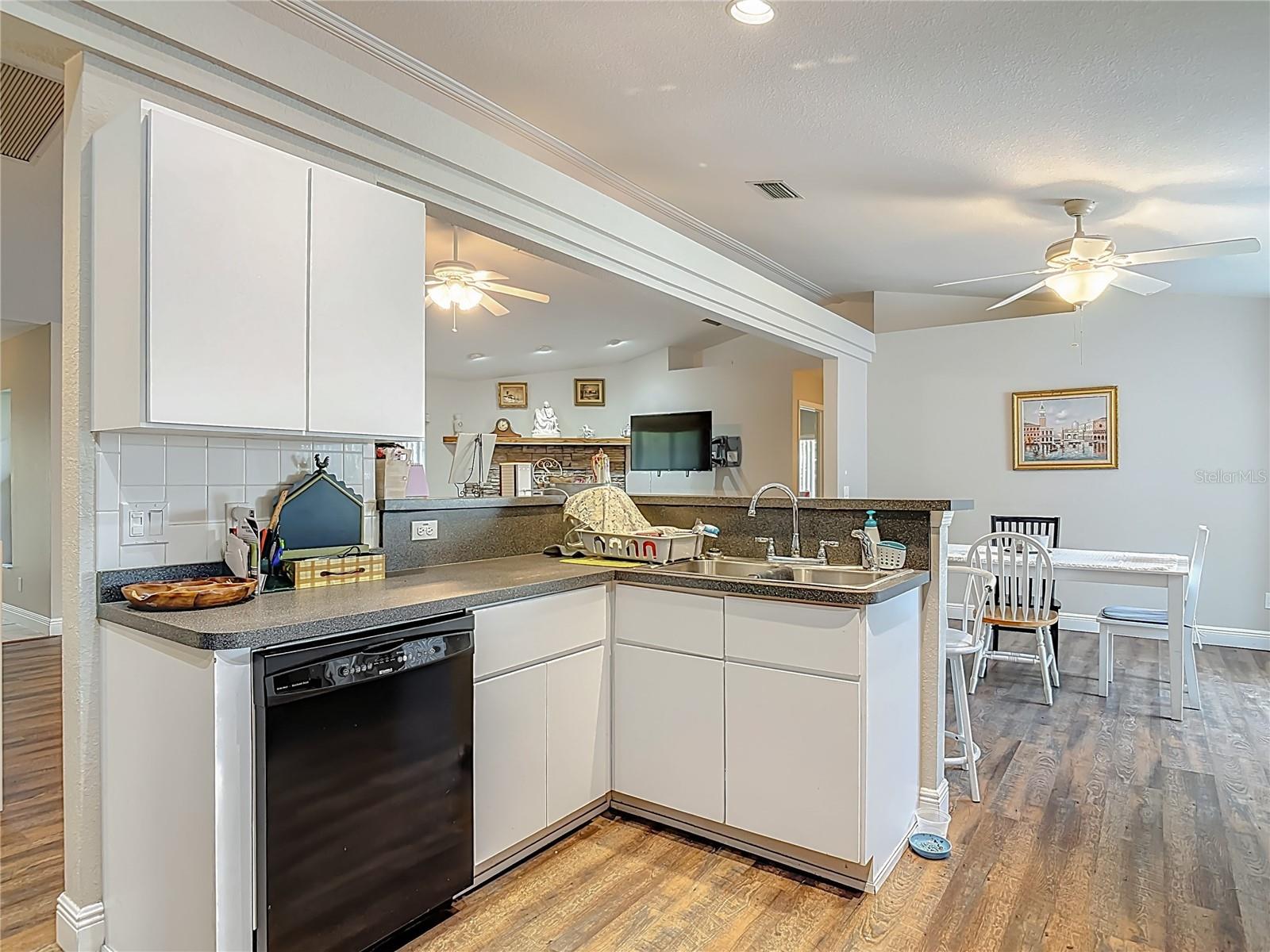 Image 27 of 80 For 15271 24th Street Road