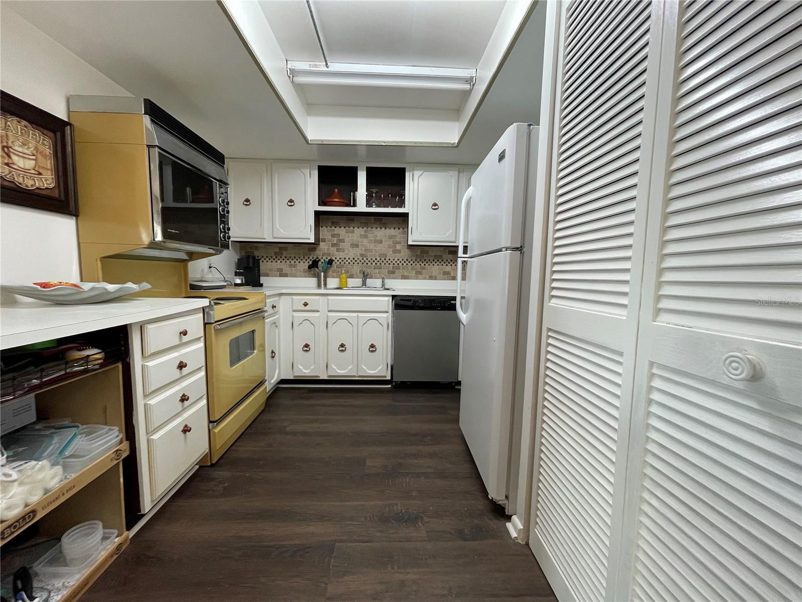 Image 16 of 47 For 615 Midway Drive B