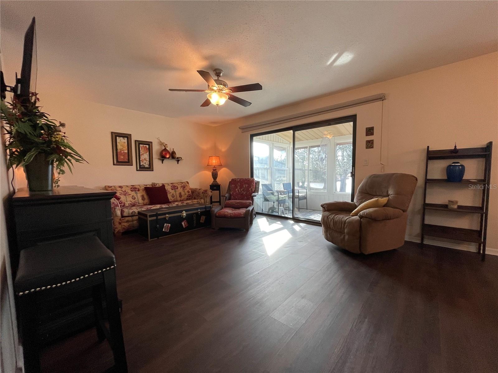 Image 17 of 47 For 615 Midway Drive B