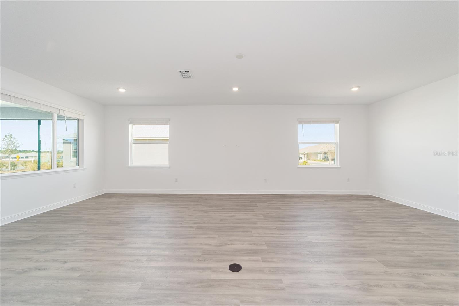 Image 14 of 42 For 10140 106th Circle