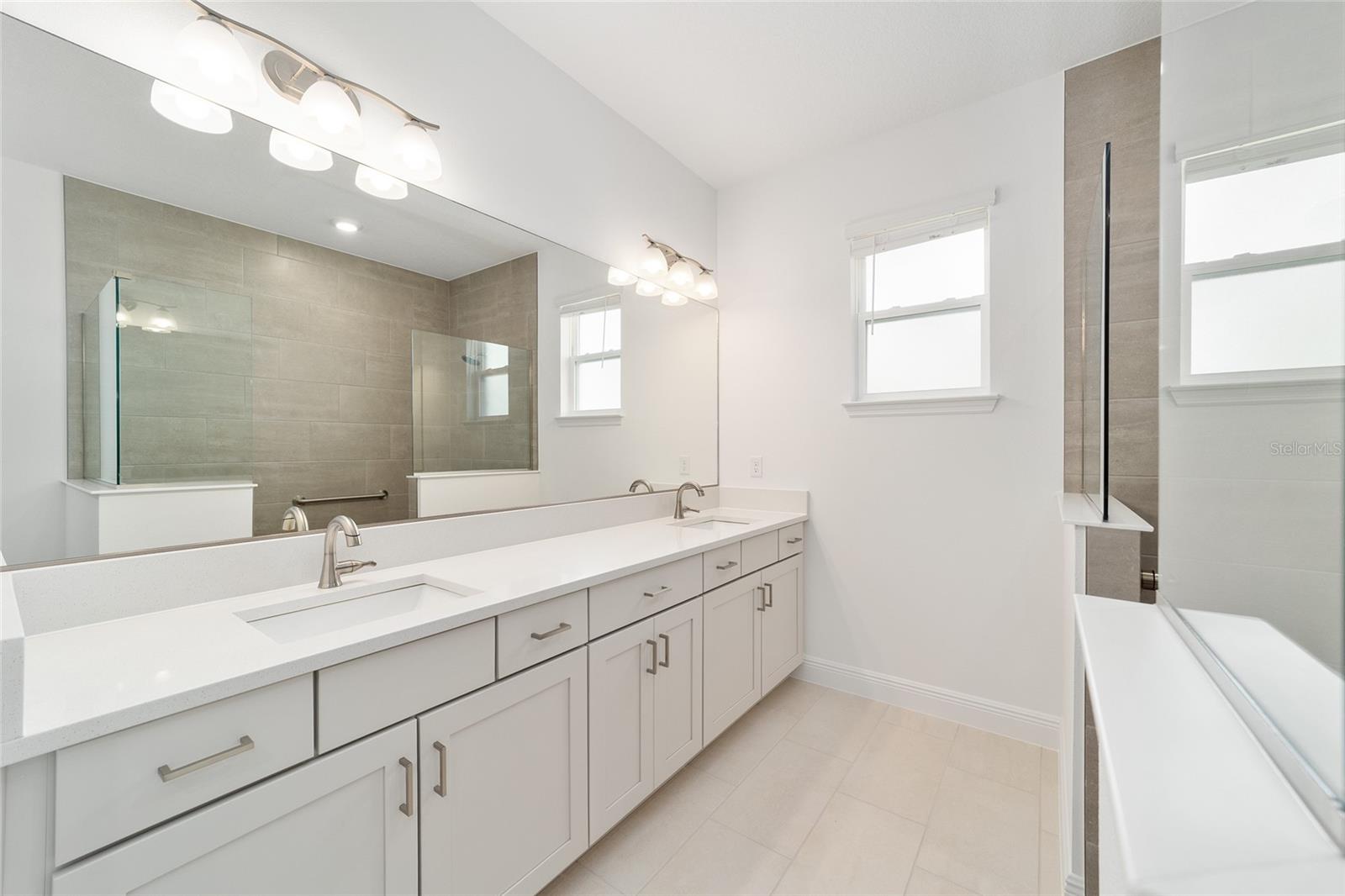 Image 26 of 42 For 10140 106th Circle