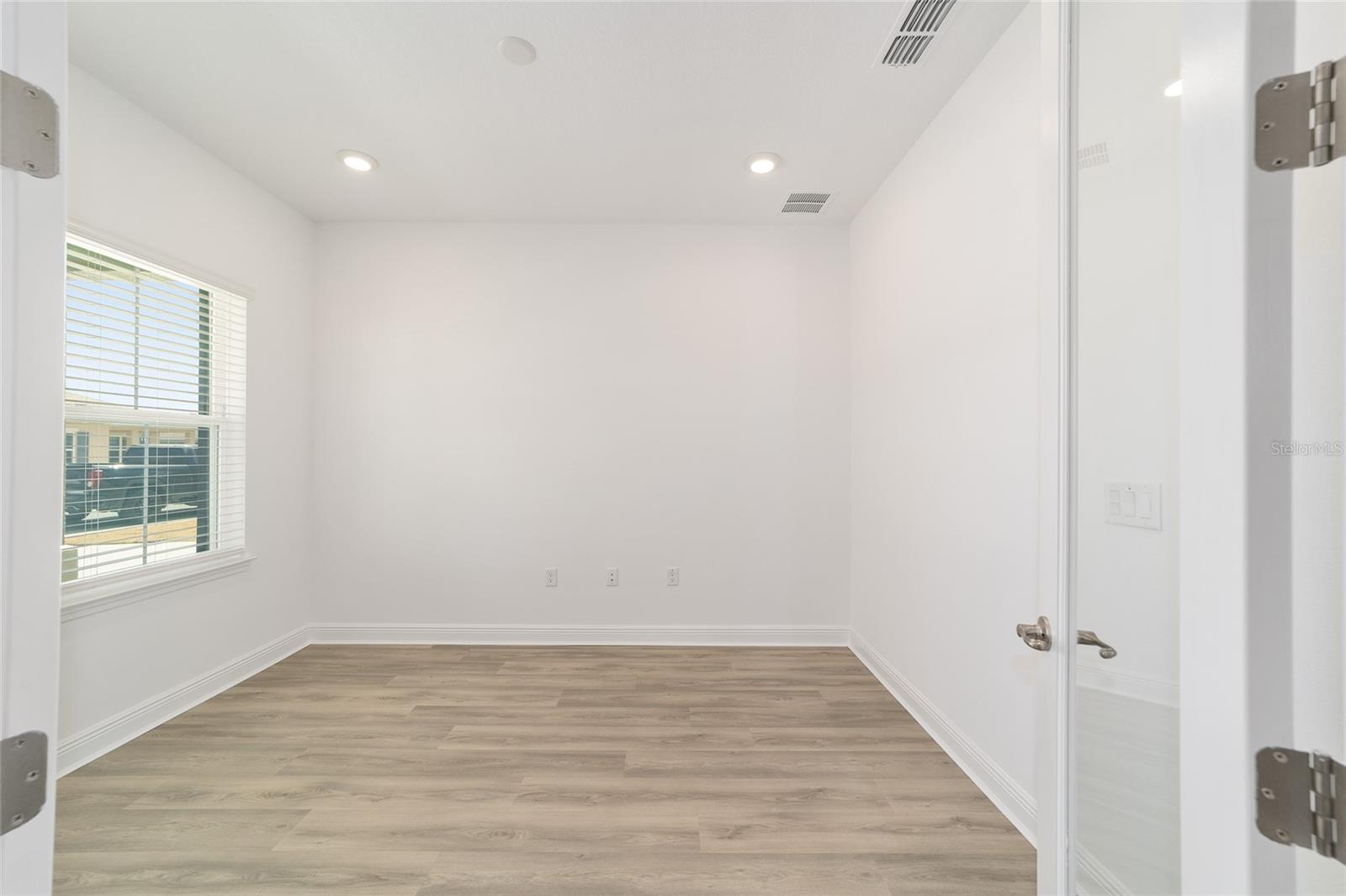 Image 29 of 42 For 10140 106th Circle