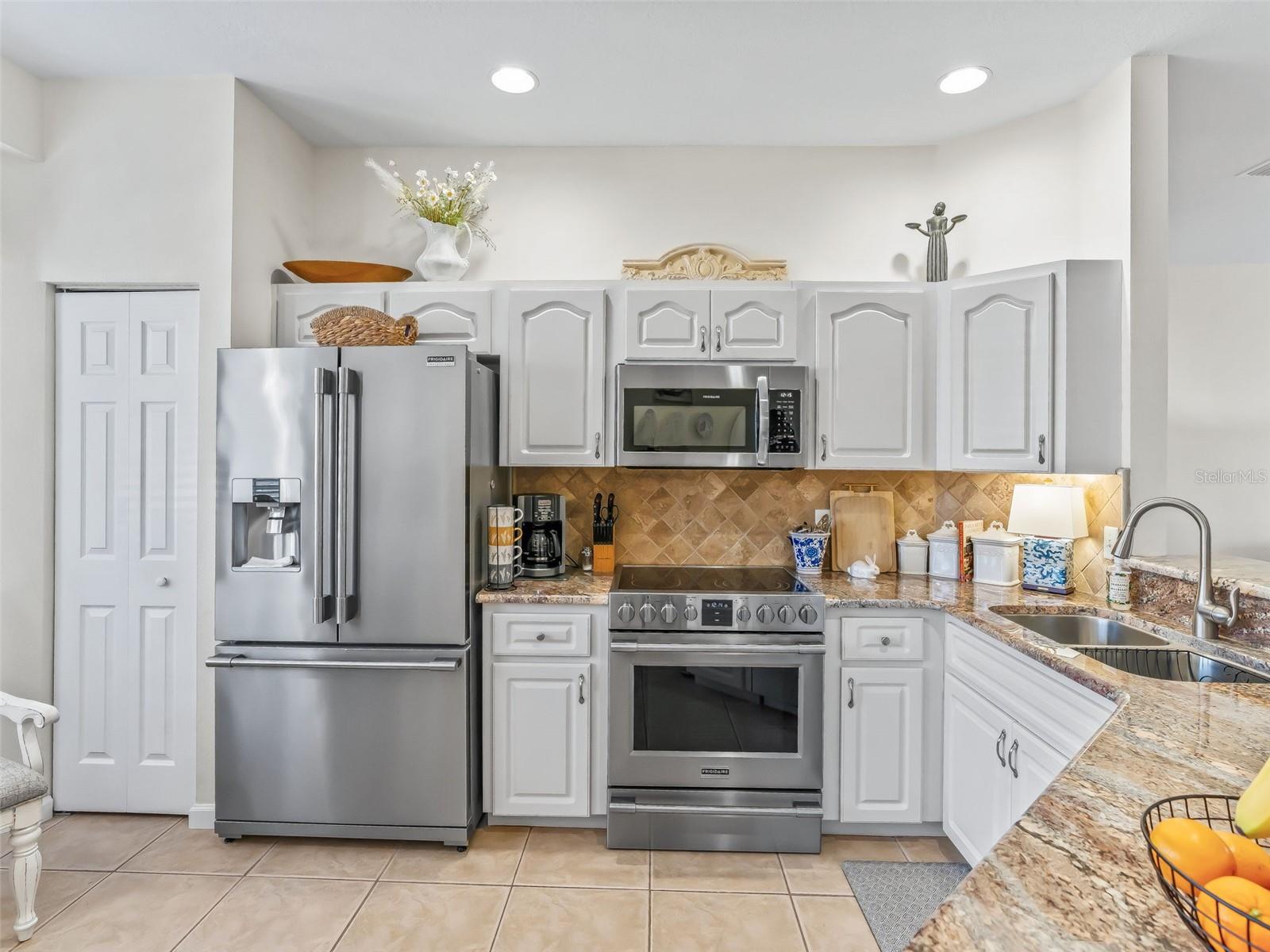 Image 17 of 44 For 2449 59th Terrace