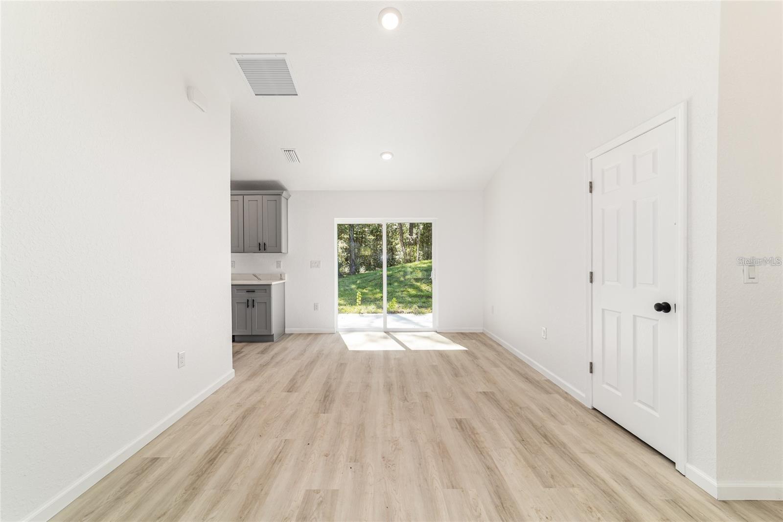 Image 10 of 33 For 15388 26th Place