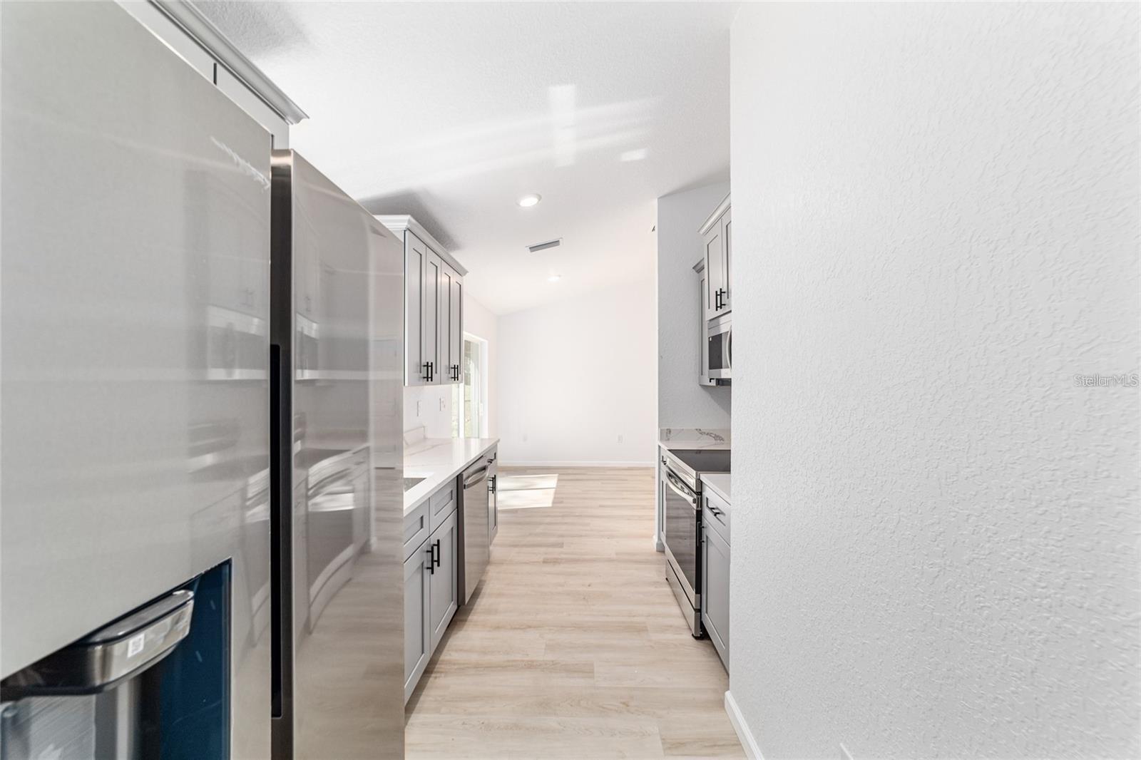 Image 19 of 33 For 15388 26th Place