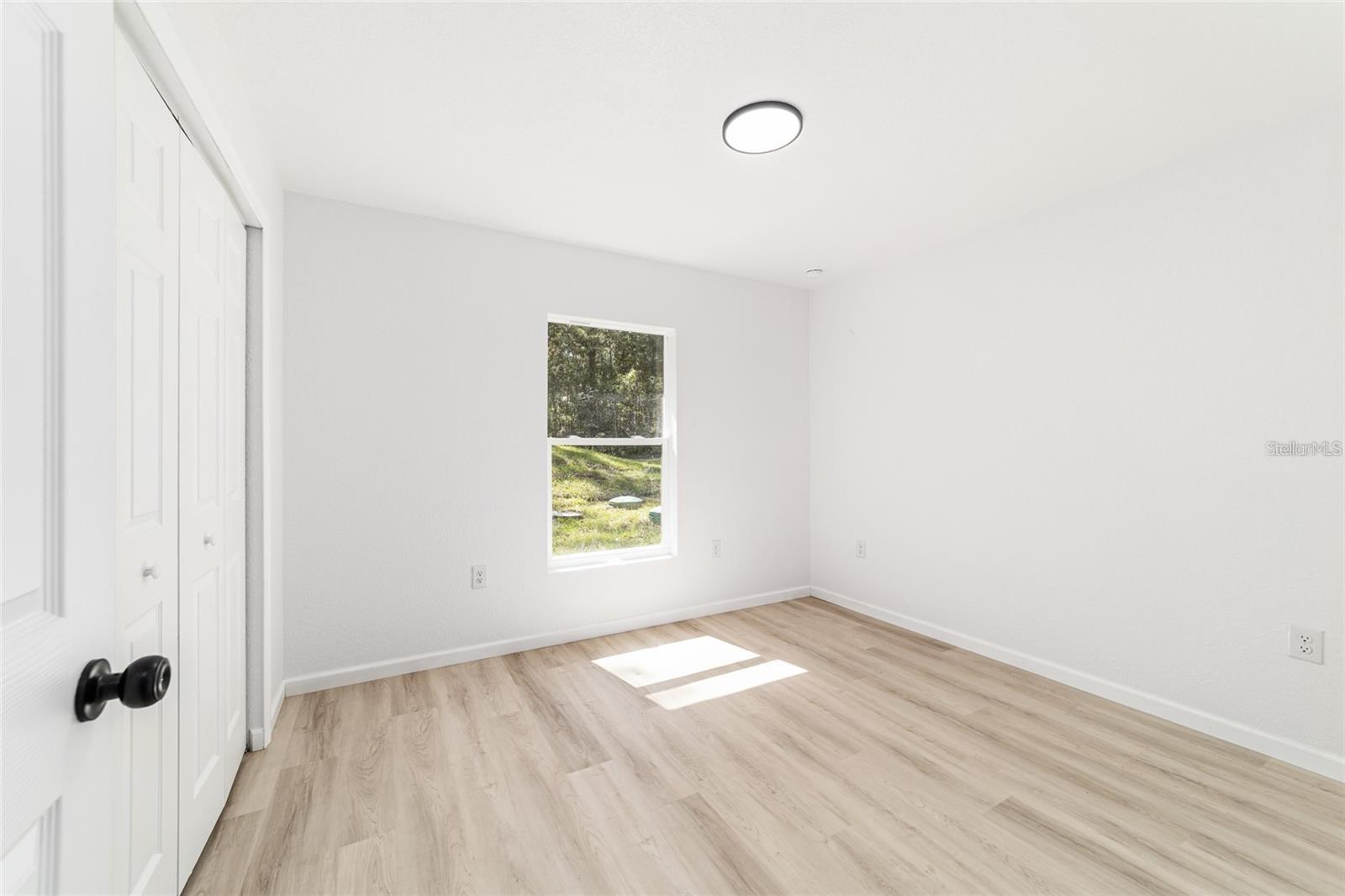 Image 28 of 33 For 15388 26th Place