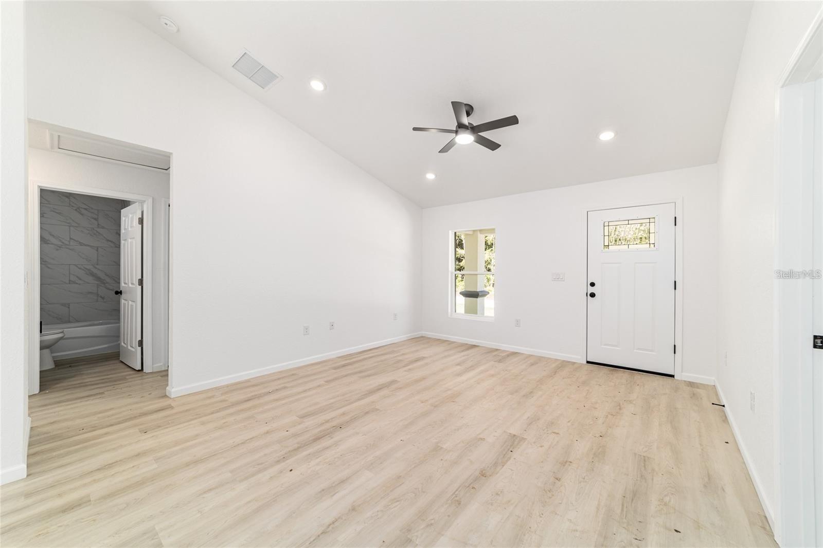 Image 9 of 33 For 15388 26th Place