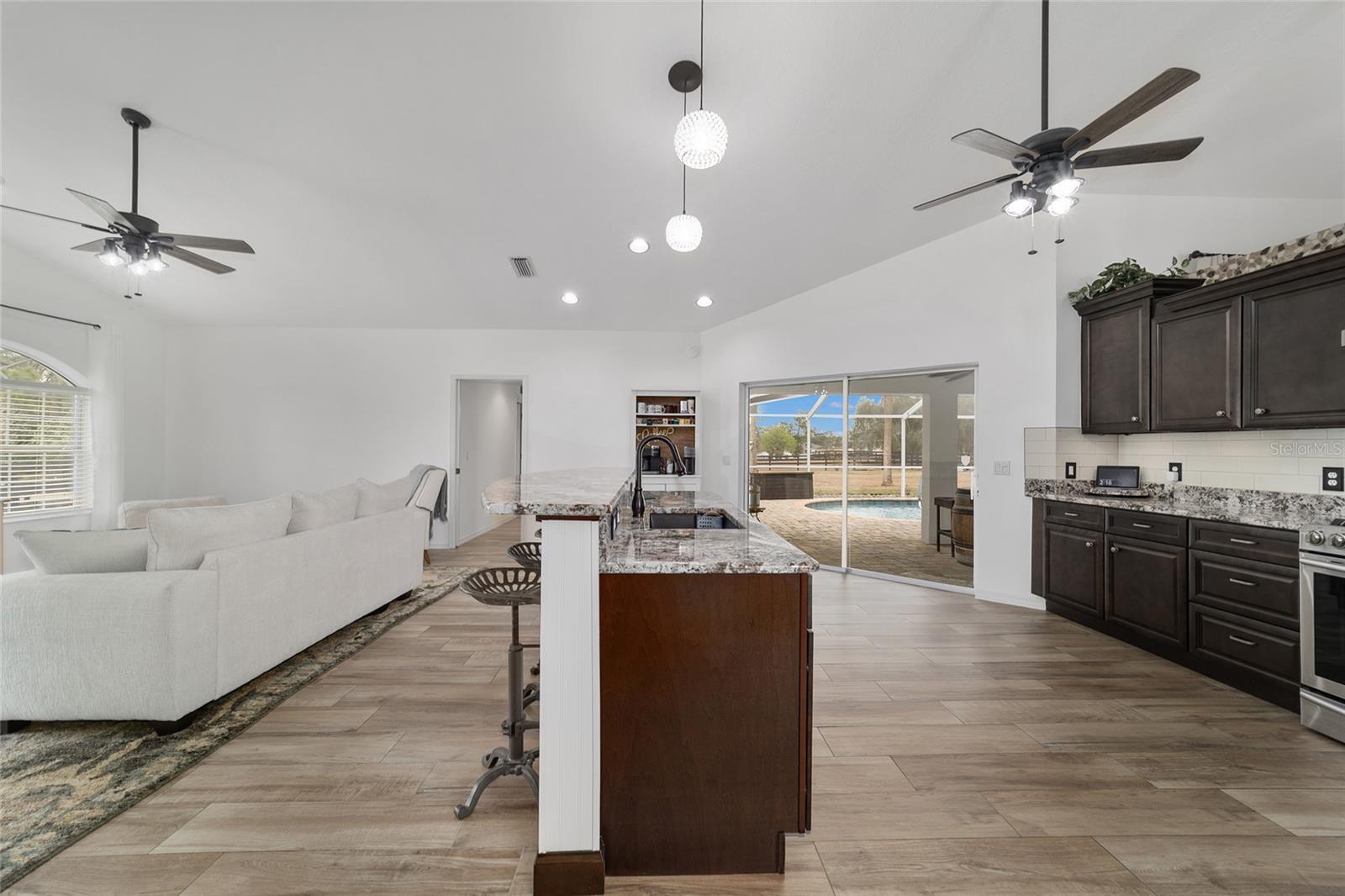 Image 15 of 94 For 5970 57th Loop