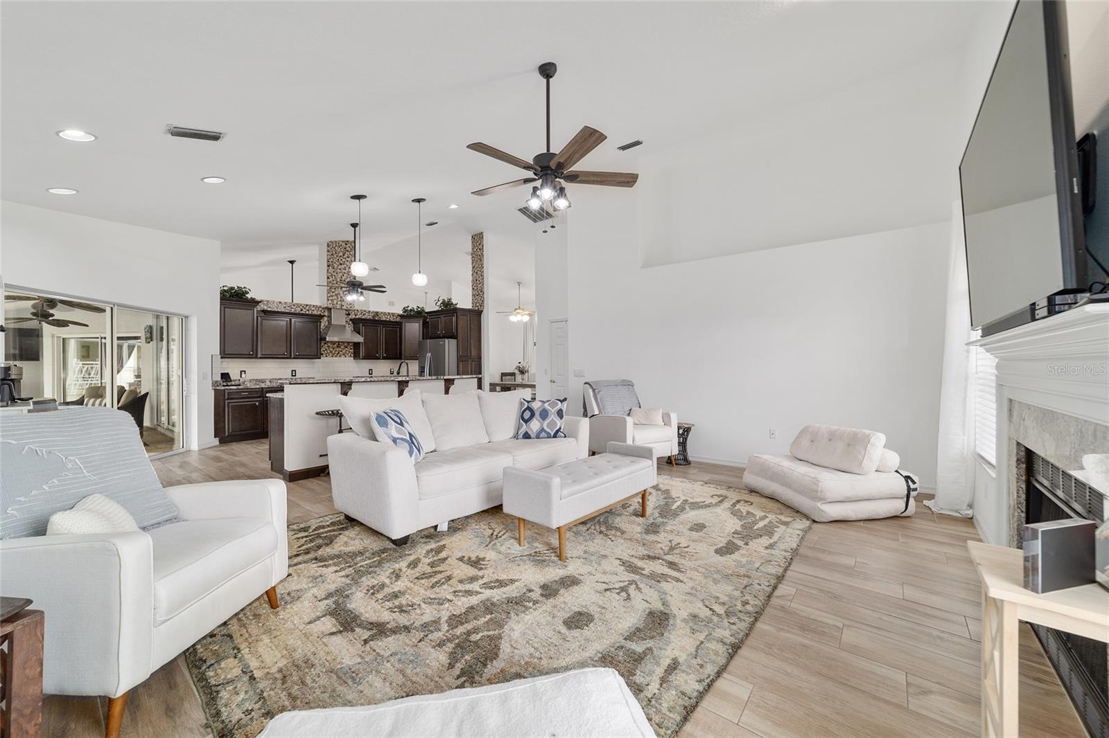 Image 21 of 94 For 5970 57th Loop