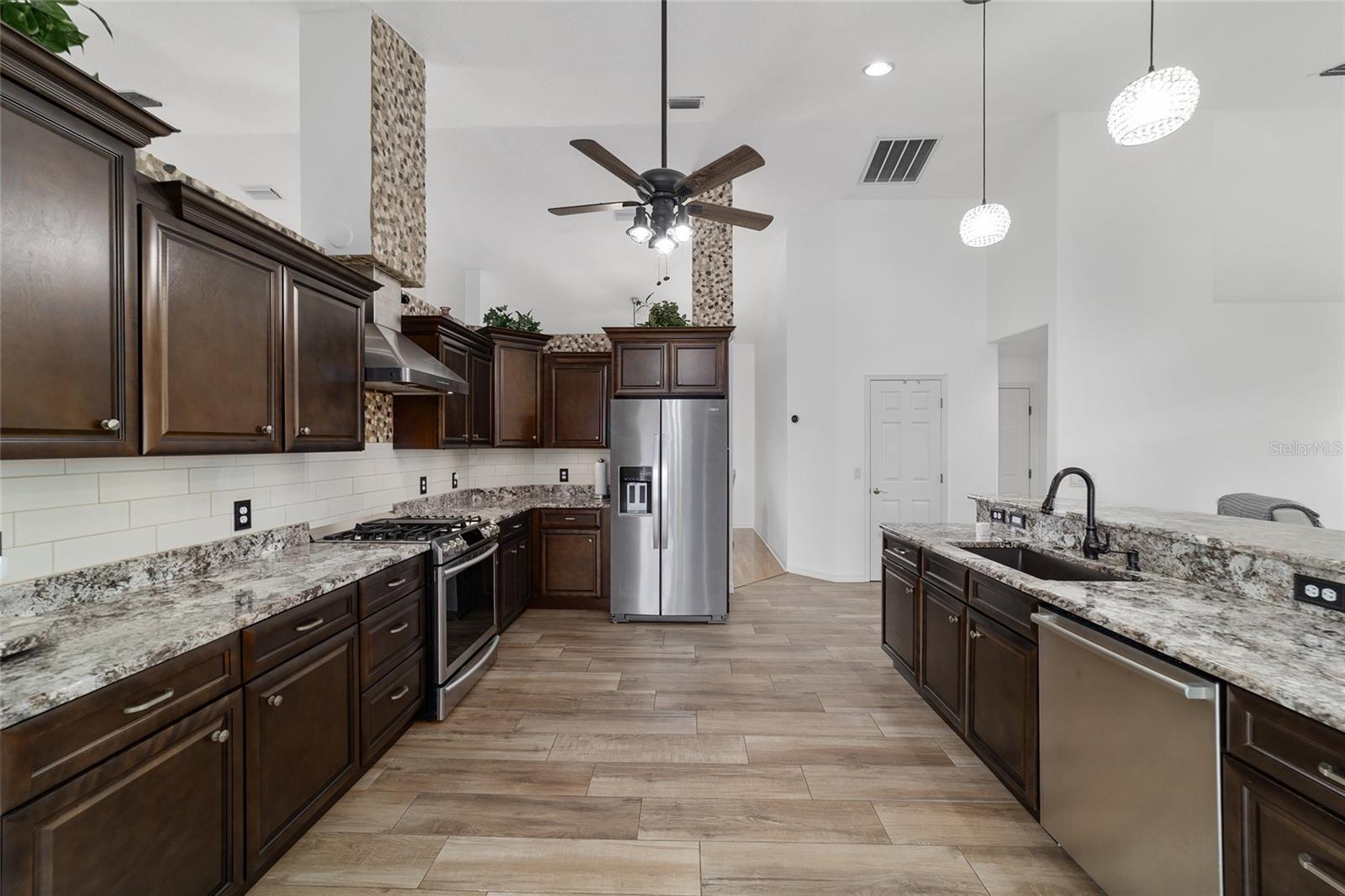 Image 28 of 94 For 5970 57th Loop